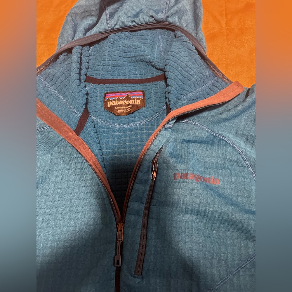 Patagonia R1 3/4 zip men’s large.